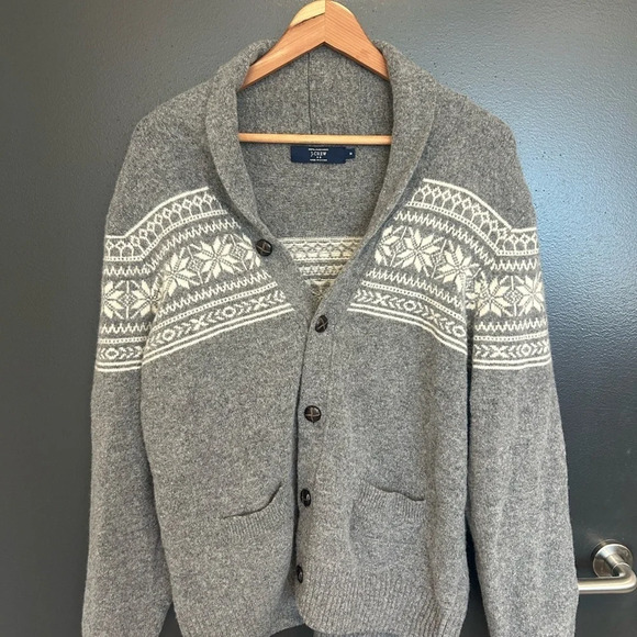 J.Crew men’s wool cardigan size  M good used condition back has a couple flaws - Picture 3 of 8